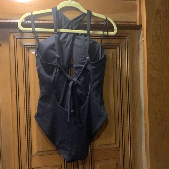 NWOT BECCA by Rebecca Virtue Fine Line Tessa Crossover High Neck Size Large - Picture 6 of 8